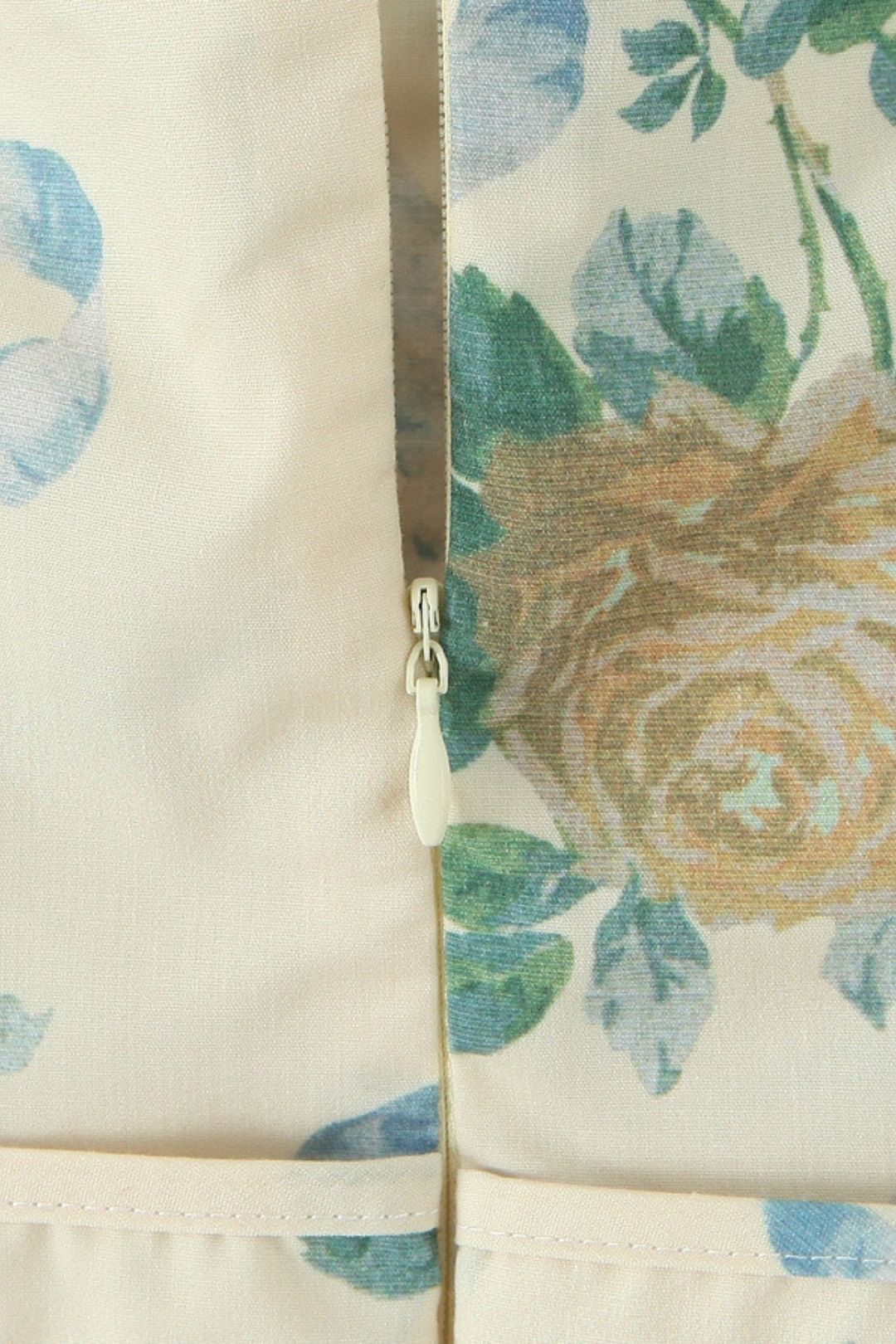 Deep V Backless Bow Tie Halter Neck Mid-length Dress