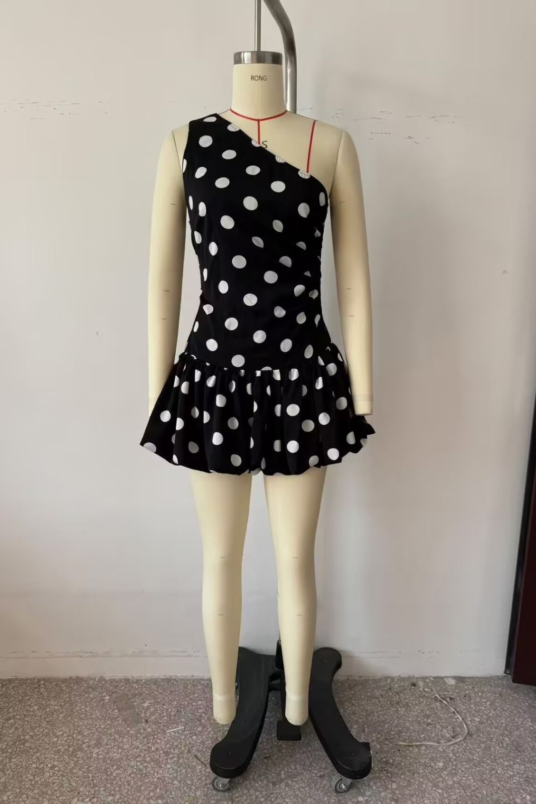 Waist Sleeveless Pleated Polka Dot Oblique Shoulder Short Dress