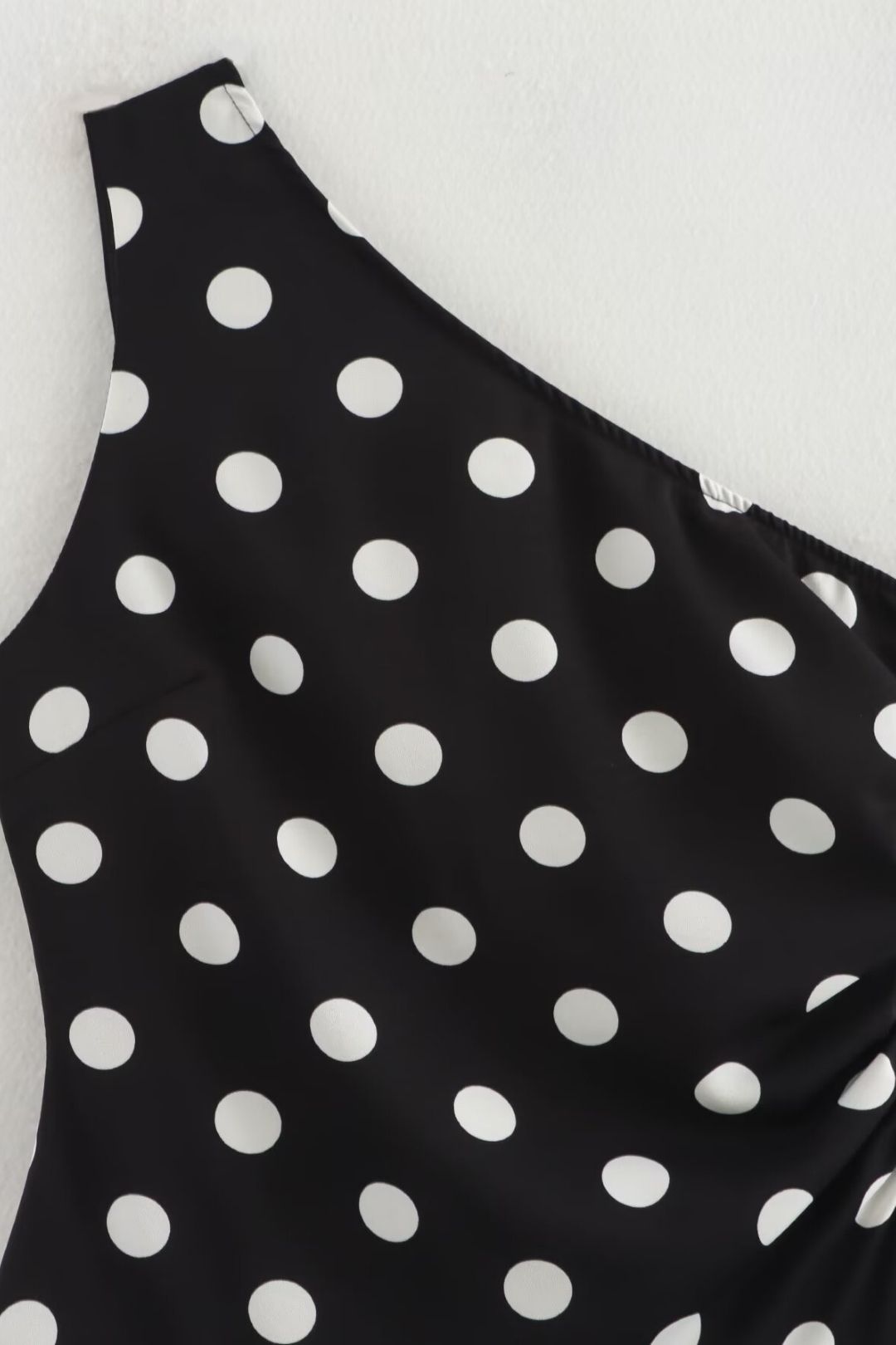 Waist Sleeveless Pleated Polka Dot Oblique Shoulder Short Dress