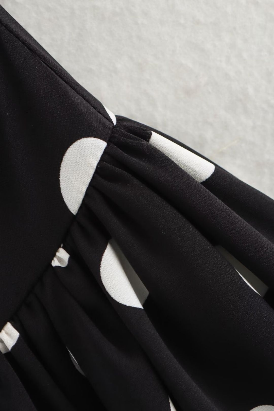 Waist Sleeveless Pleated Polka Dot Oblique Shoulder Short Dress