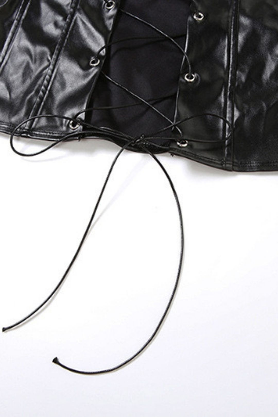 Leatherlace-upnecknudeslimpantssuit