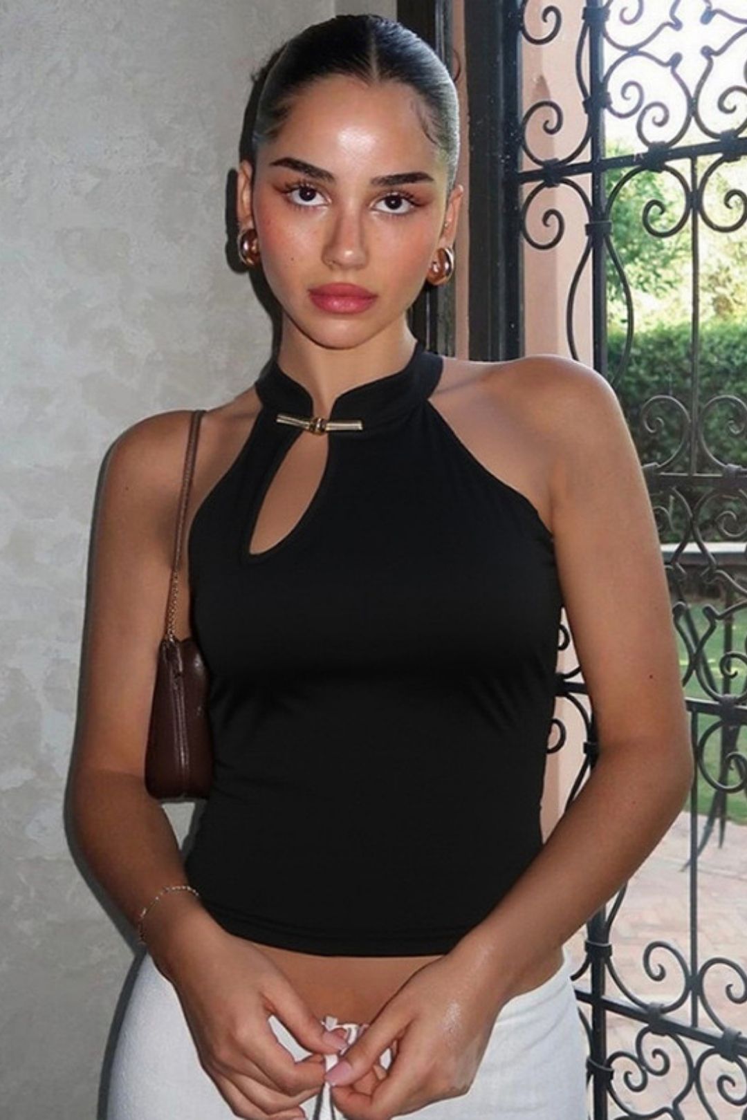 Solidcolorbucklenichesleevelessslim-fitslimmingtop