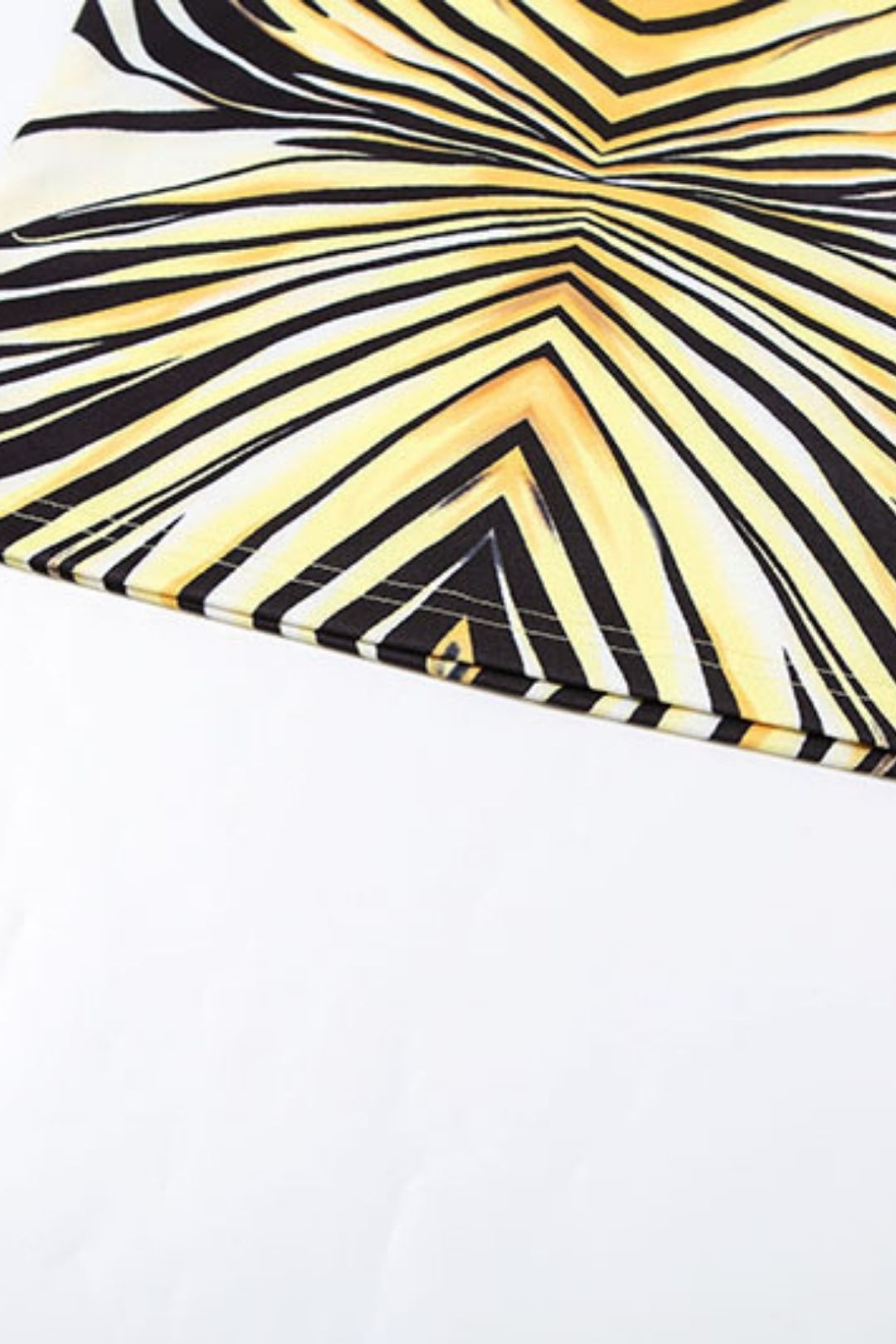 Sexy Sleeveless Backless Top Shorts Suit