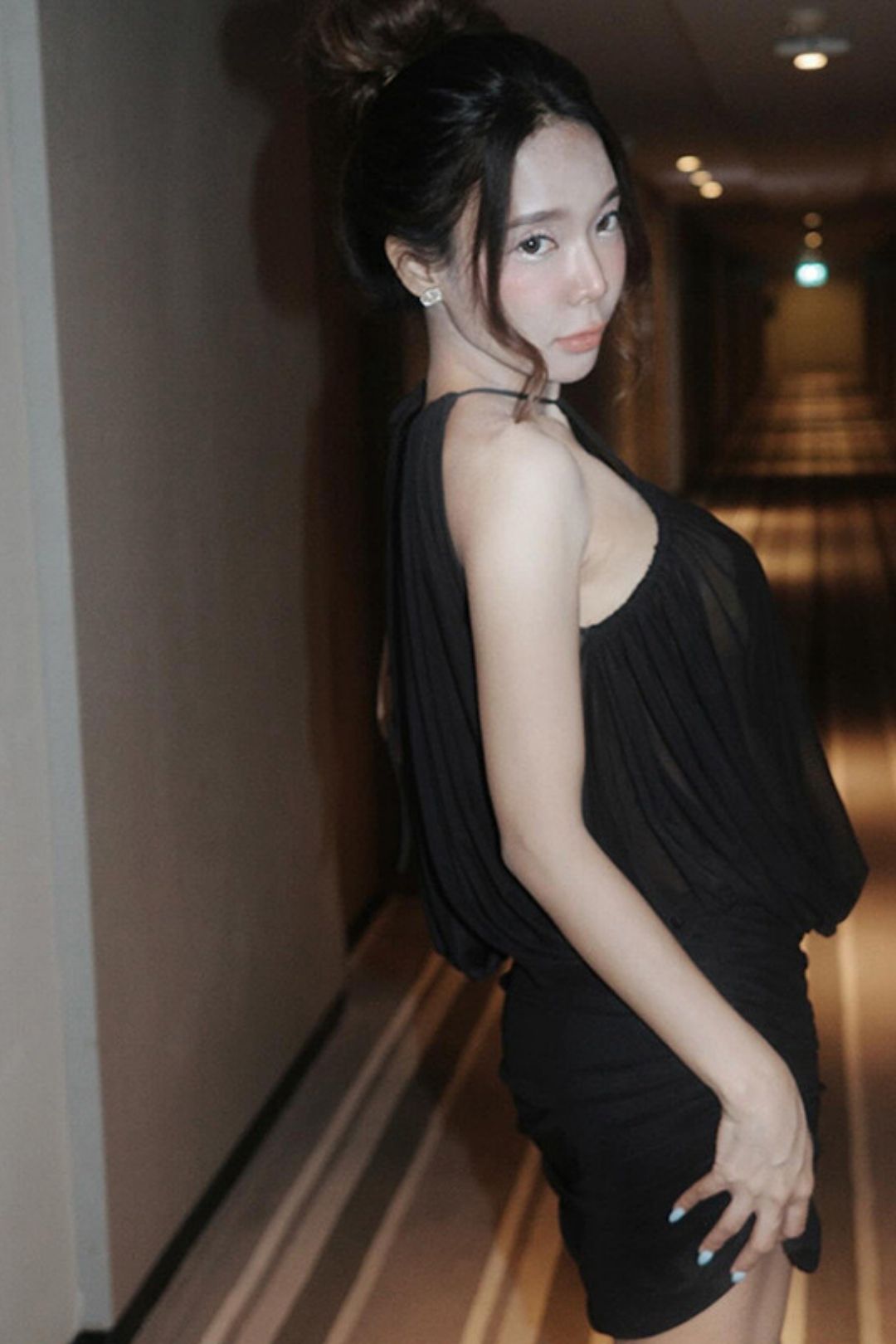 Hanging Neckopen Back Pleated Baghi Dress