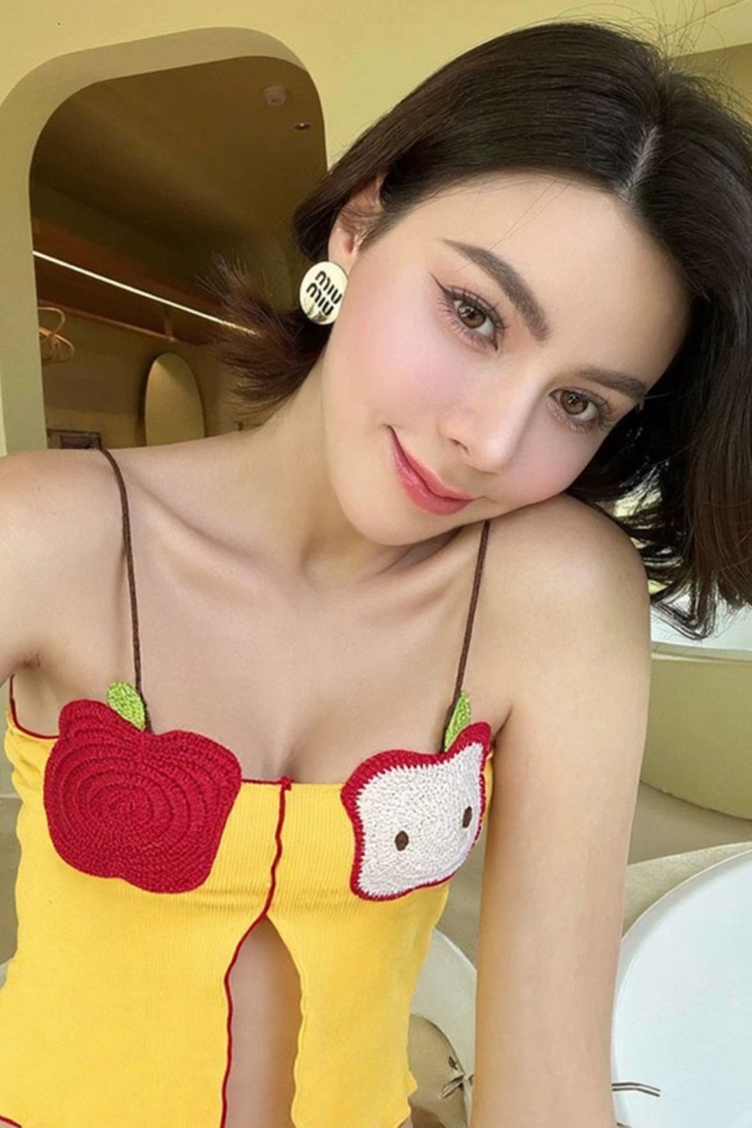 Sexy Sleeveless Navel-baringembroidered High-waist Slim Short Top