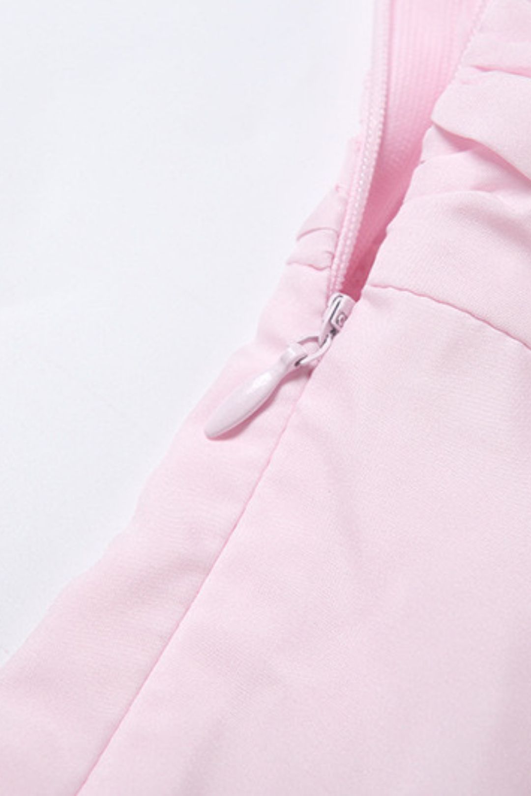 Sexy Round Neck Lace-up Flower Decorative Horn Sleeve Hip Dress