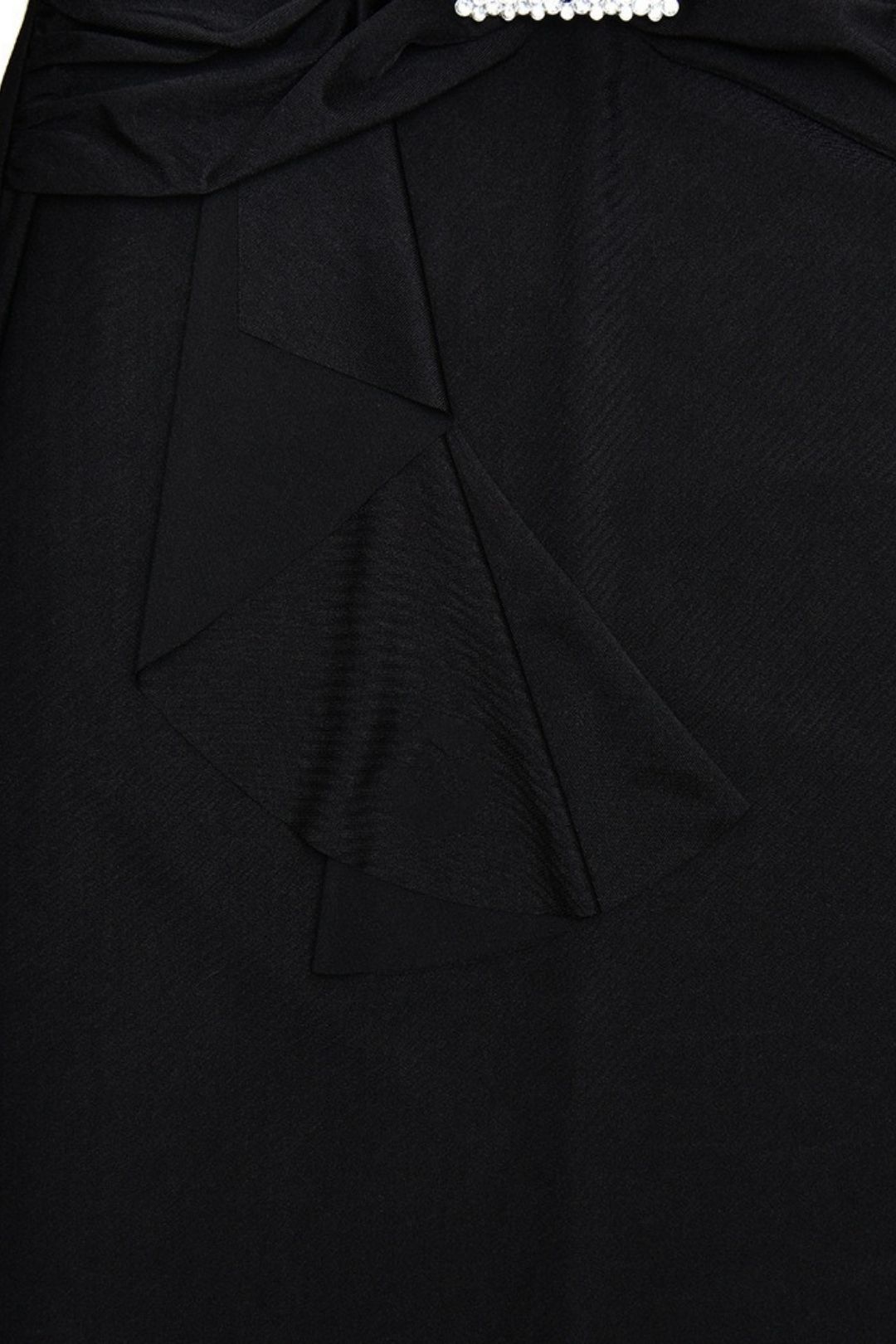 One-Shoulder Pleated Hip-Hugging Dress