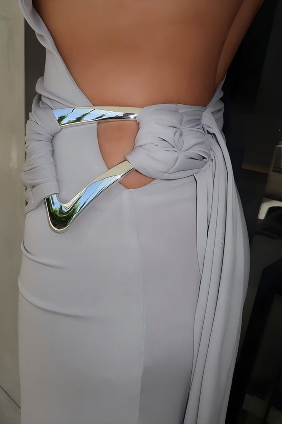 Elegant And Fashionable Sloping Shoulder Backless Metal Dress