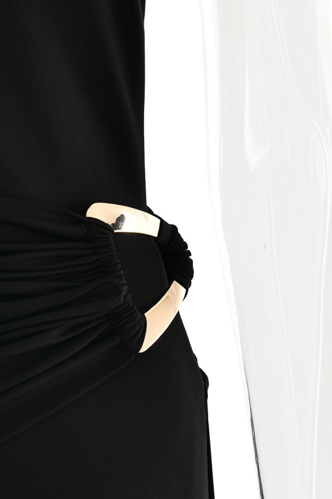 Elegant And Fashionable Sloping Shoulder Backless Metal Dress