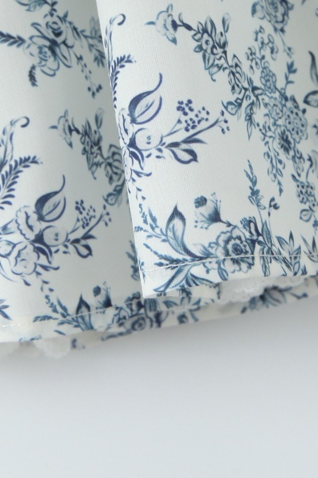 Sexy Deep V Retro Lace Splicing Mini Dress