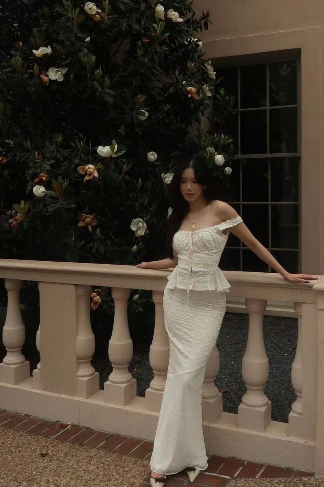 Embroidered Cotton Vest Lace Top/High Waist Fishtail Splicing Skirt