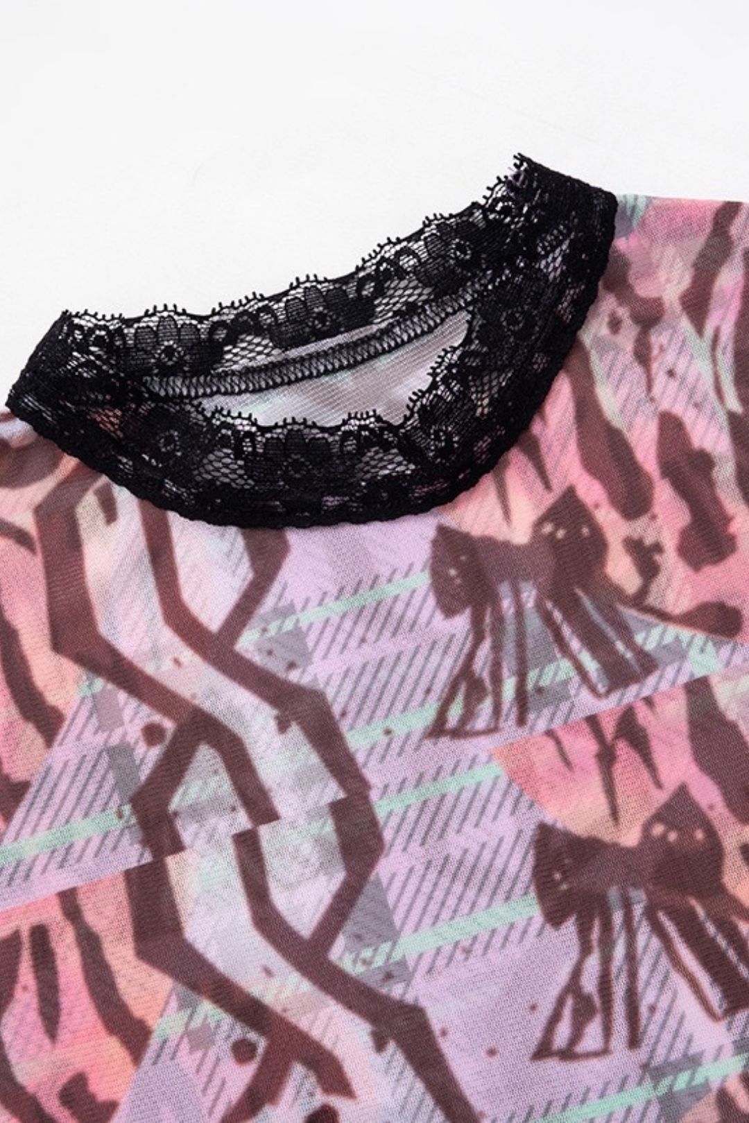 Graffiti Print Lace Lace Round Neck Short Set