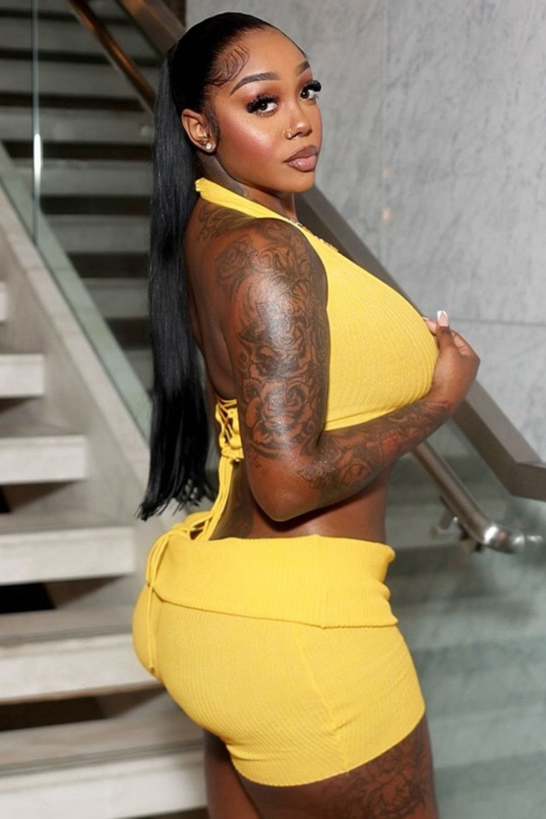 Threaded Halter Neck Hollow Rope Vest Folded High Waist Short Suit