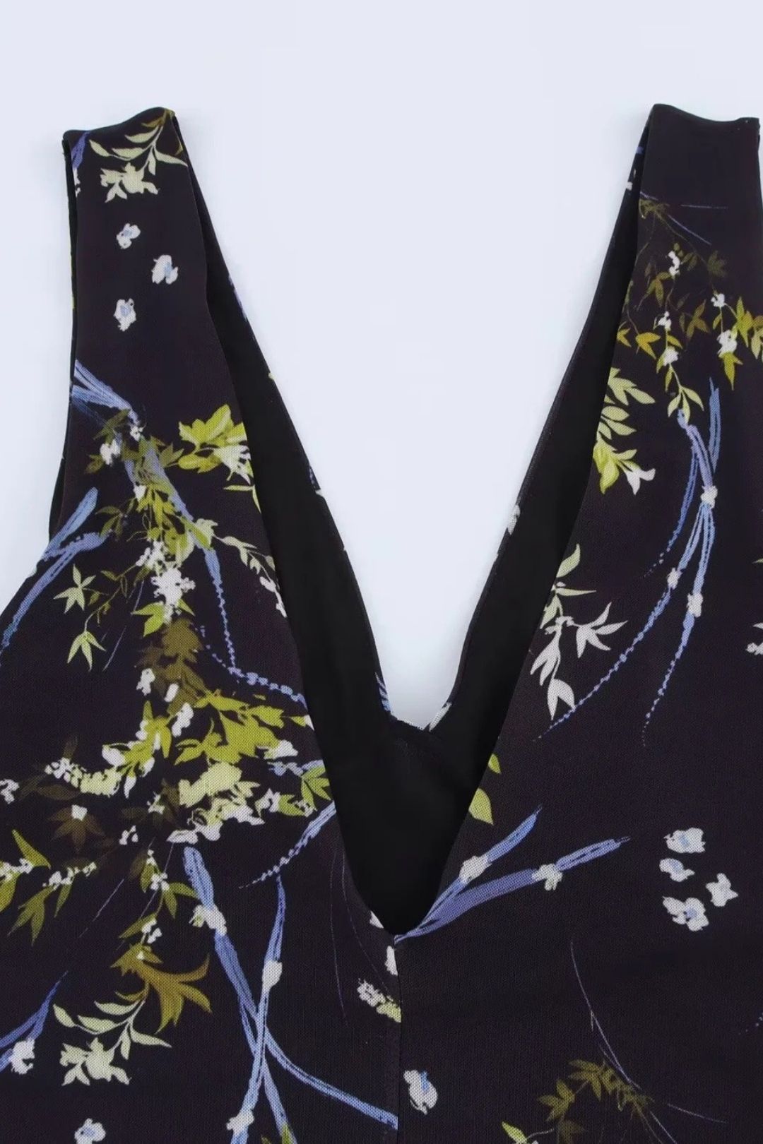 Fashionable Floral Background Sleeveless Waist Dress