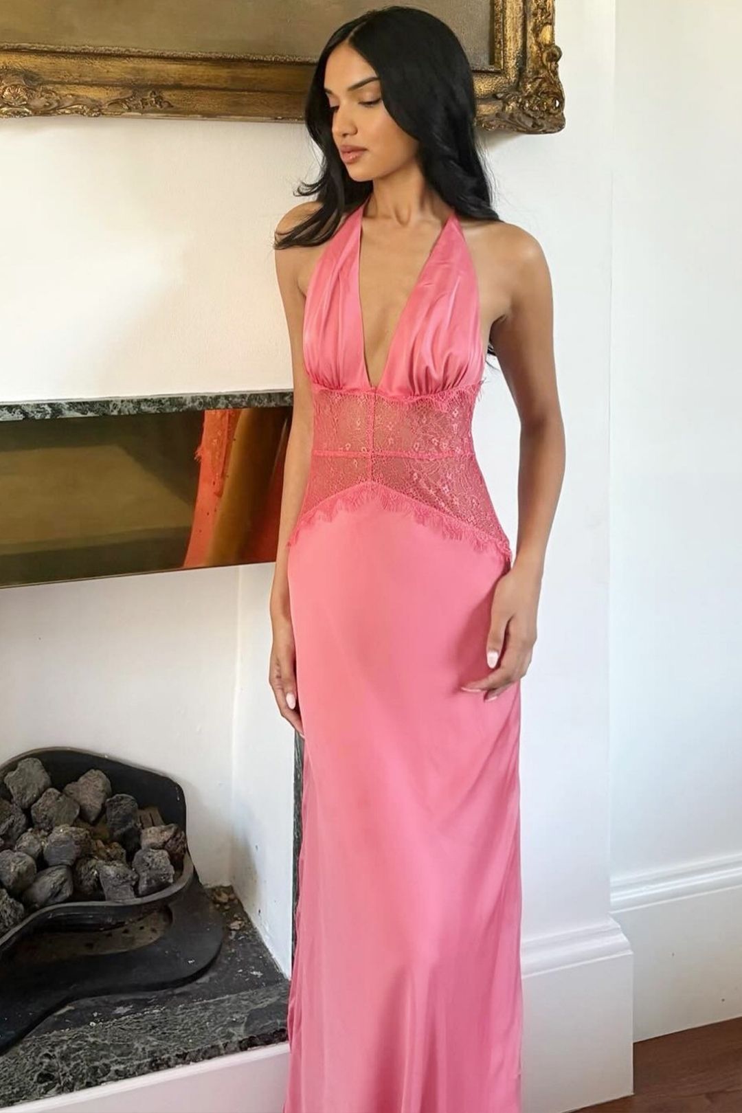 Sexy And Alluring Deep V-neck Lace-trimmed Halter Neck Strapless Backless Dress