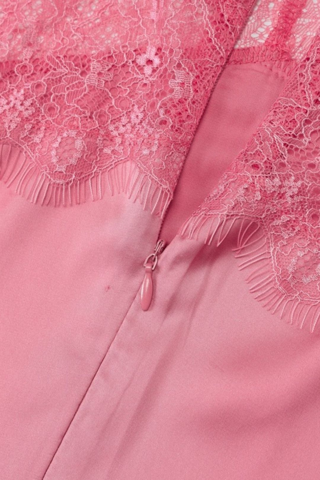 Sexy And Alluring Deep V-neck Lace-trimmed Halter Neck Strapless Backless Dress