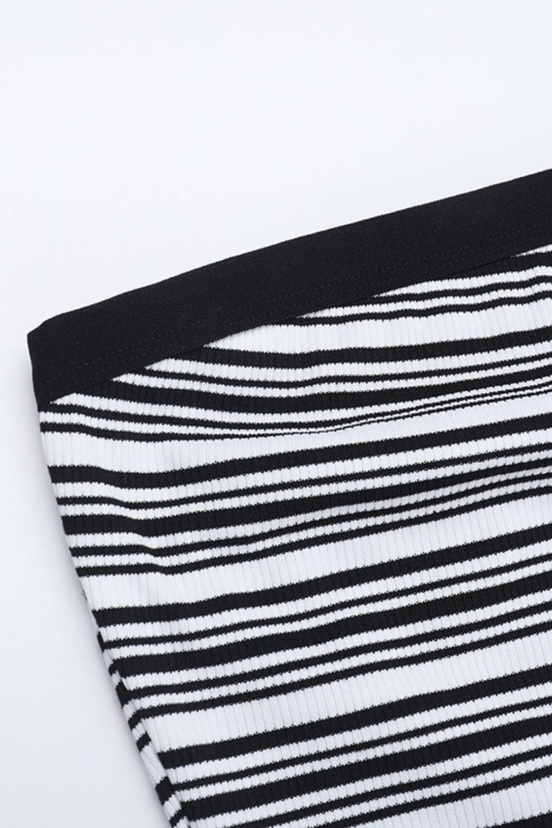 Elegant Waist-cinching Bodycon Dress