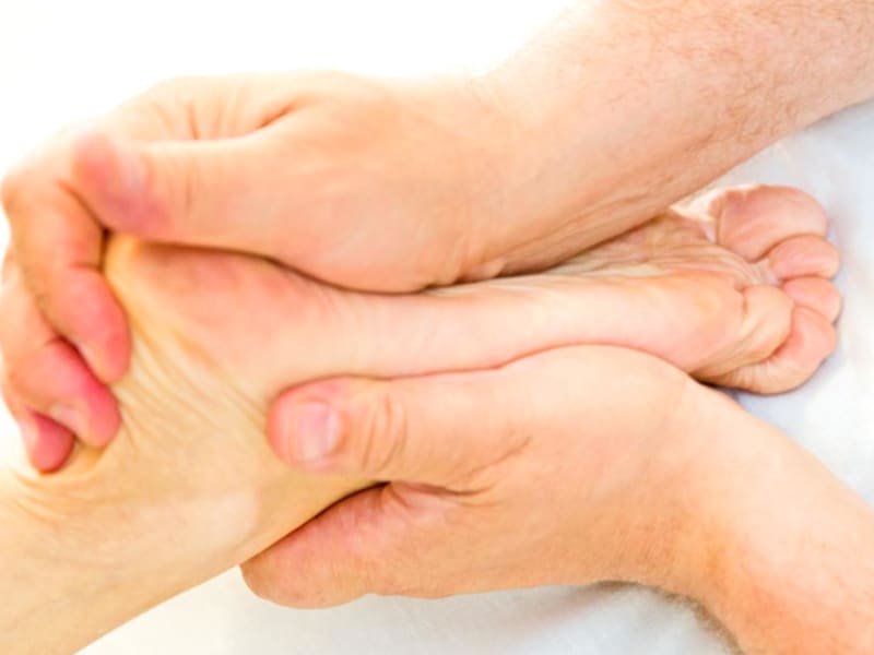 Klassische Fußmassage zur Entspannung