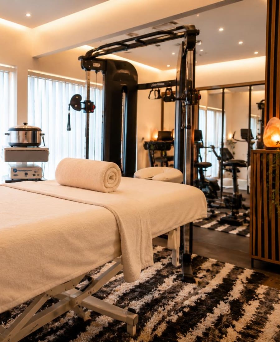 Lomi Lomi Massage in Norderstedt-Garstedt, fließende Öl-Bewegungen bei Physiowohltat