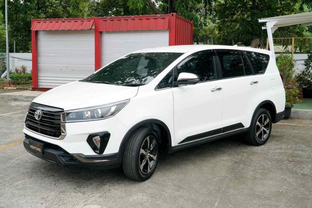 Toyota Innova Crysta alternate view