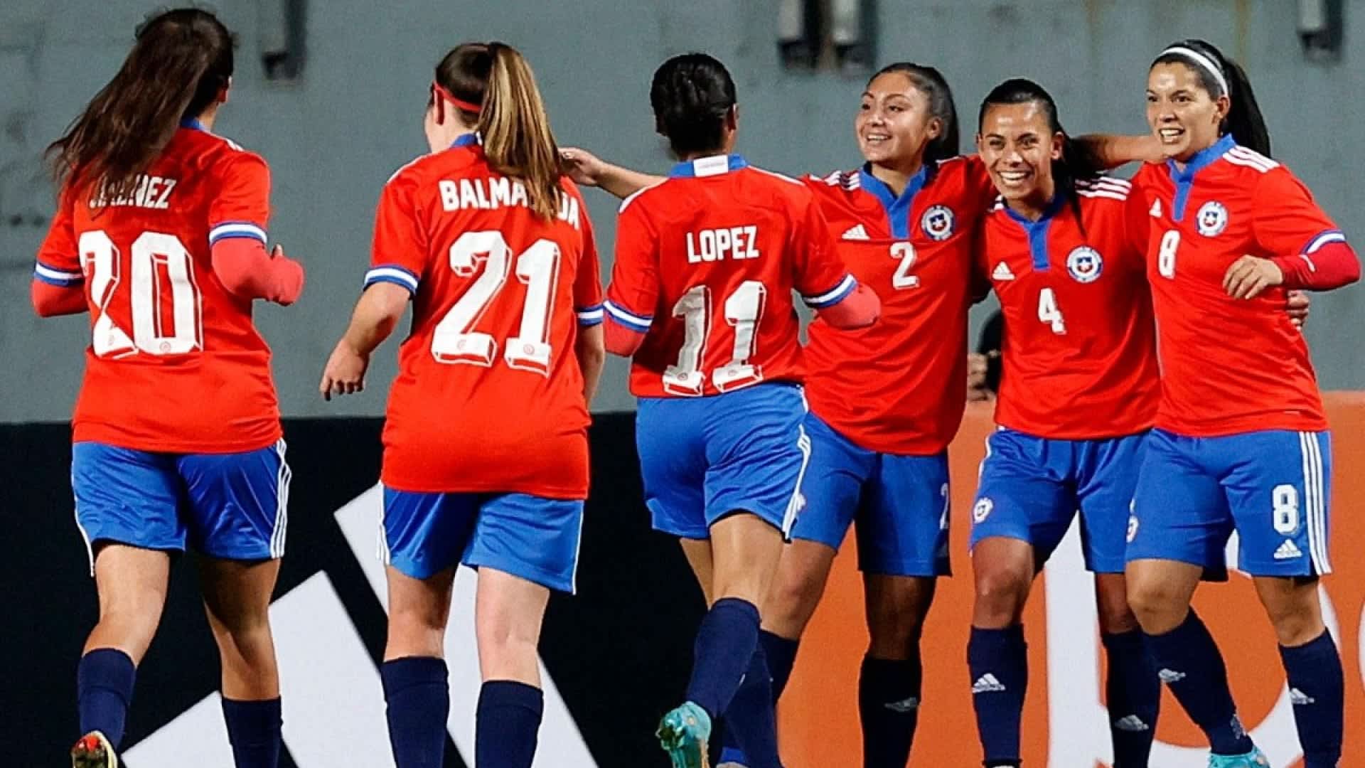 VINÃ DEL MAR, CH - 24.10.2023: JOGOS PANAMERICANOS SANTIAGO 2023 - Brazil's  27-15 victory over the Paraguay team in the first round of Women's Handball  during the Santiago 2023 Pan American Games