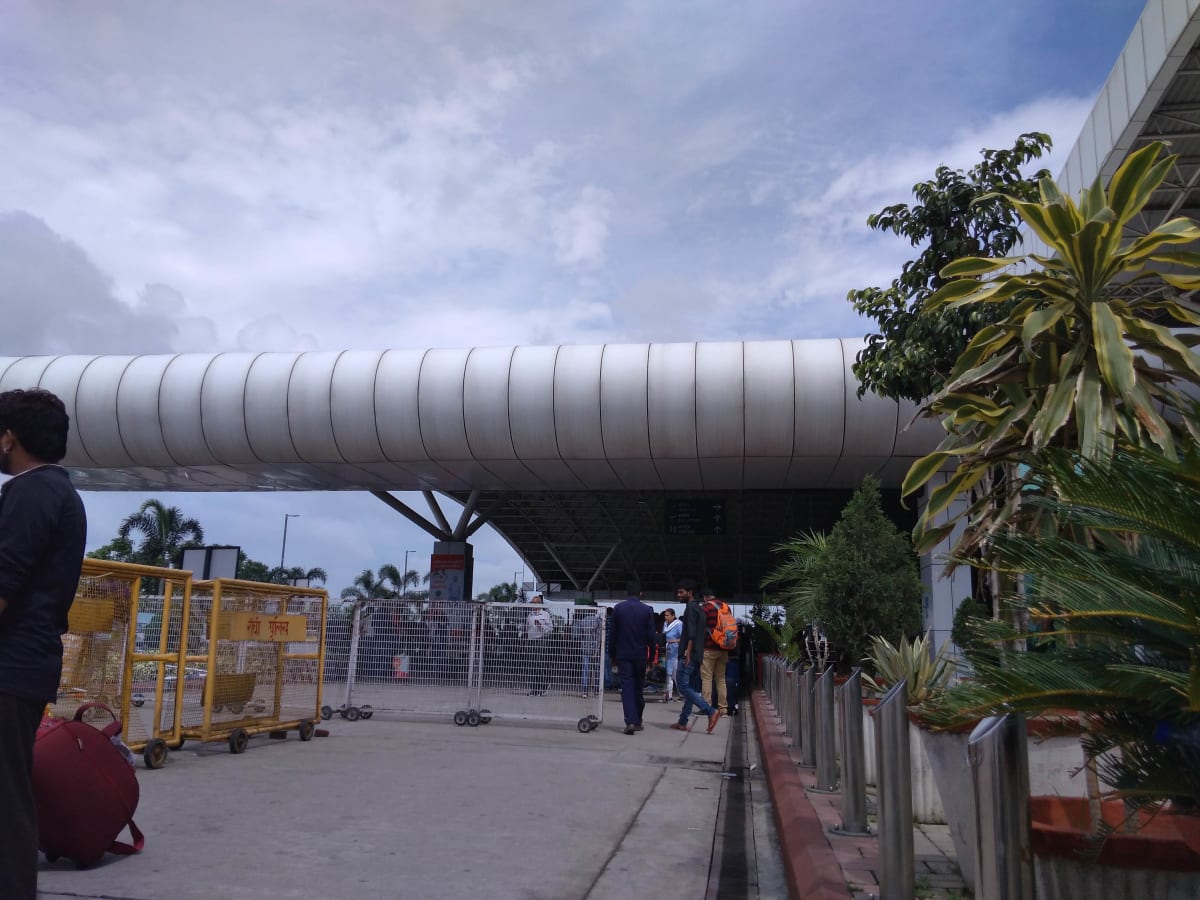 Birsa Munda Airport exterior walkway and terminal canopy in Ranchi