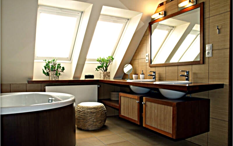 aides-renovation-maison-salle-de-bain-bois-comble