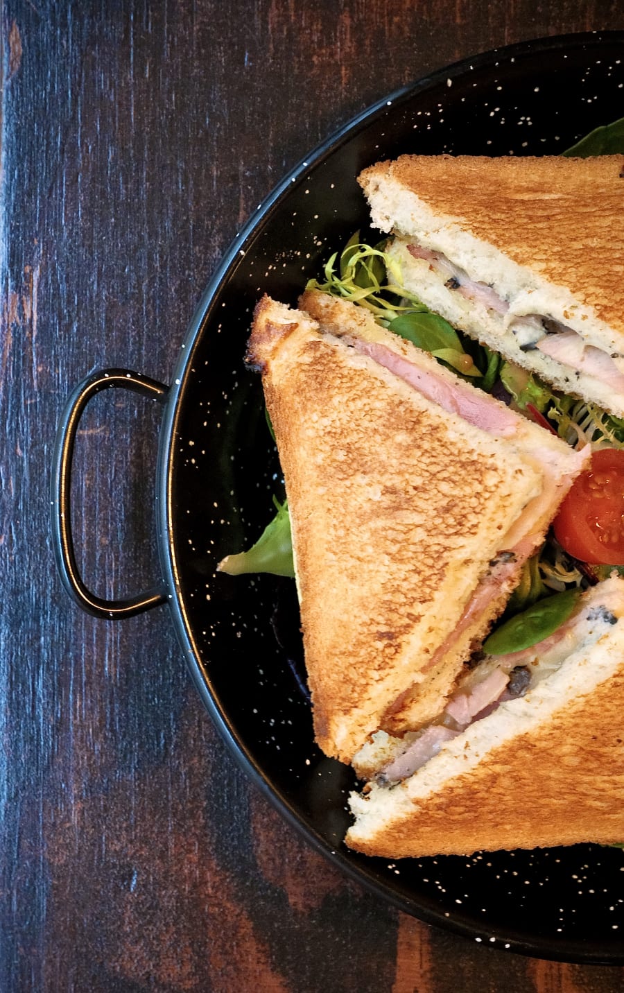 Croque-monsieur à la truffe servi au Barjaquer
