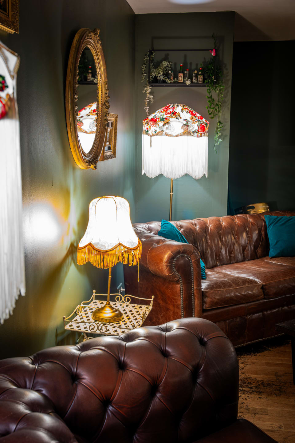 Salon Chesterfield à l'étage du Barjaquer