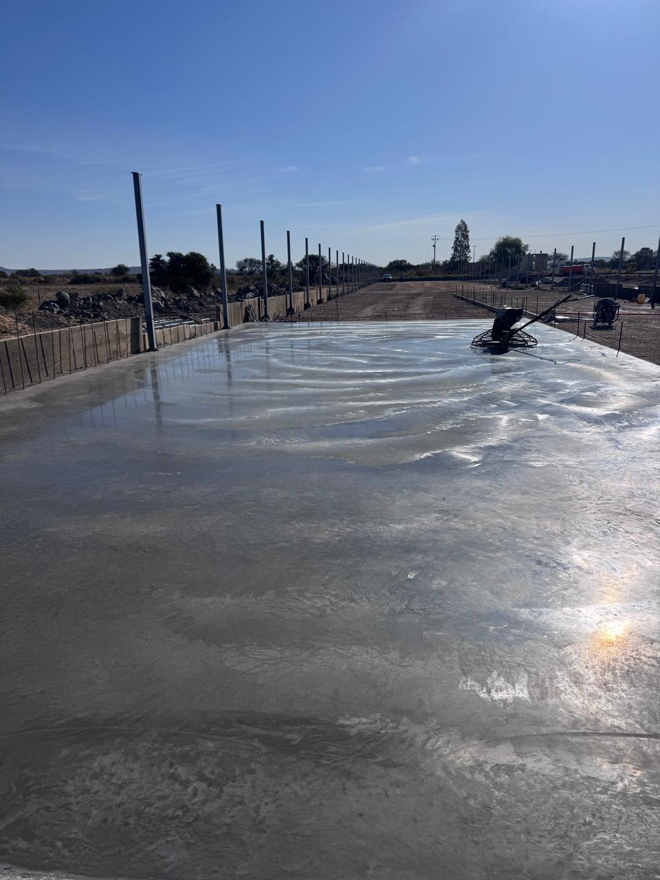 Bodega logística — 8.000 m² - Concreto Pulido