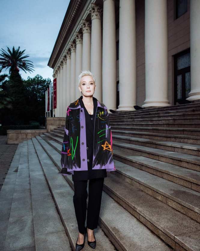 В театр Хаматовой в Риге пускают только осуждающих спецоперацию журналистов