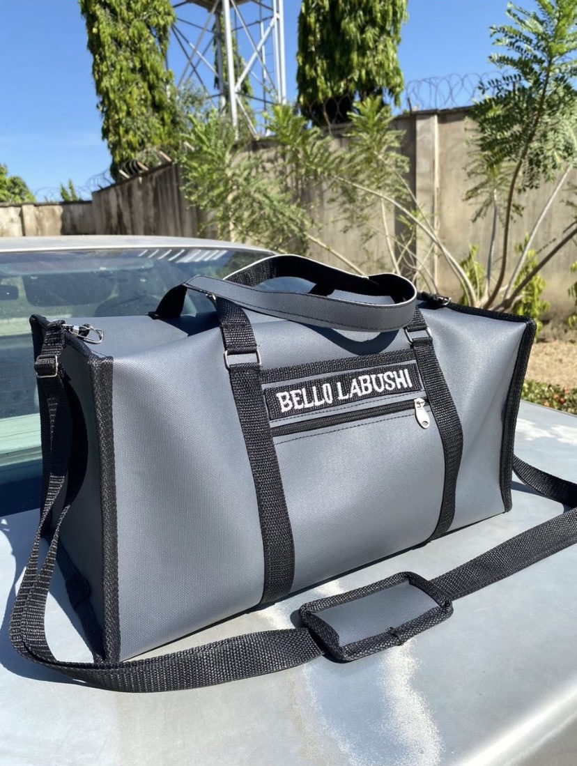 Large Capacity Outdoor Duffel Bag | Waterproof Travel & Gym Bag with Shoulder Strap