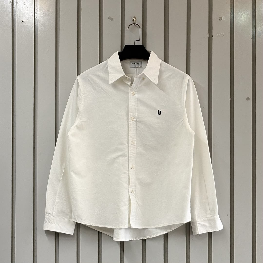 MINIMALIST LONGSLEEVE SHIRTs
