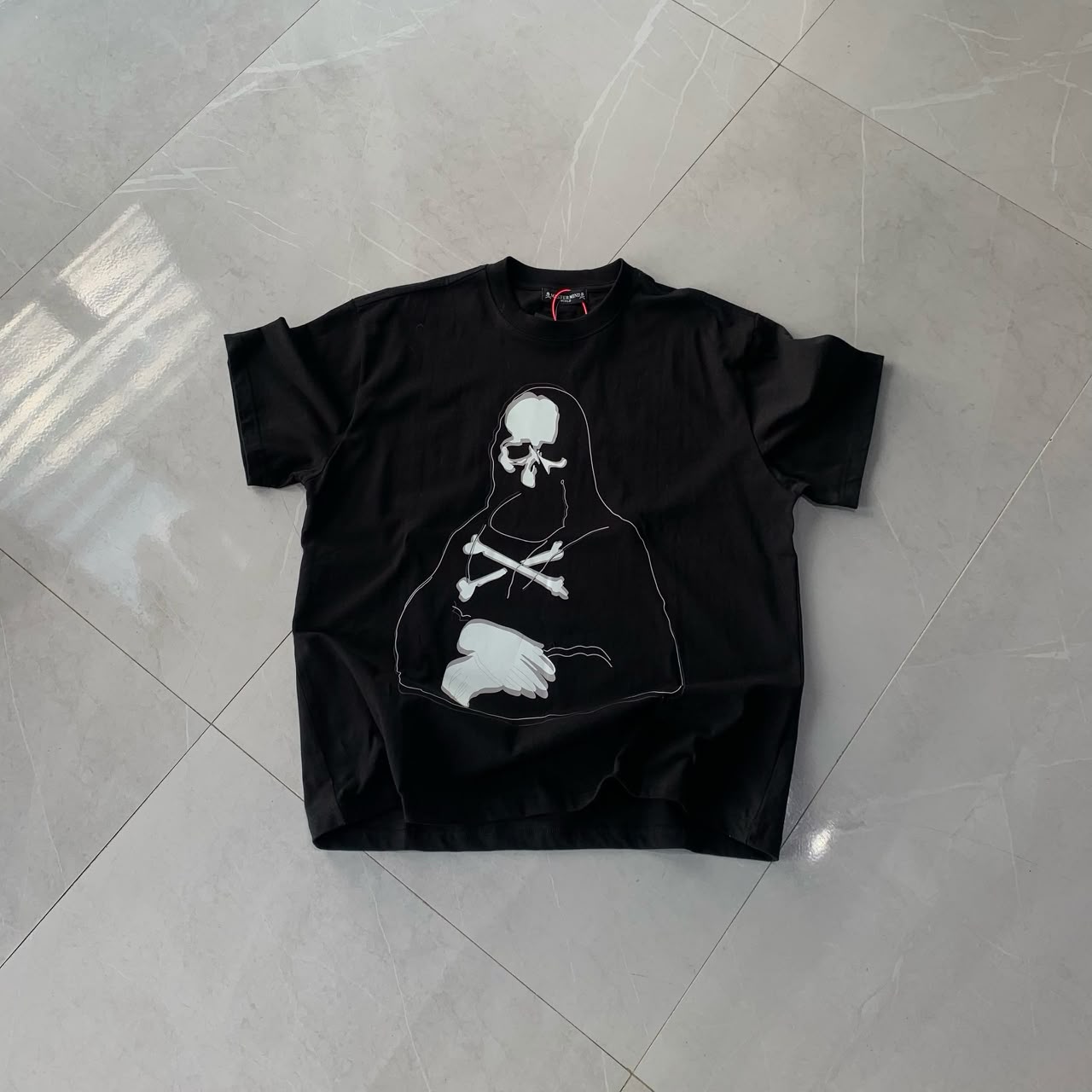 MONALIZA" SKULL GRAPHIC TEEs