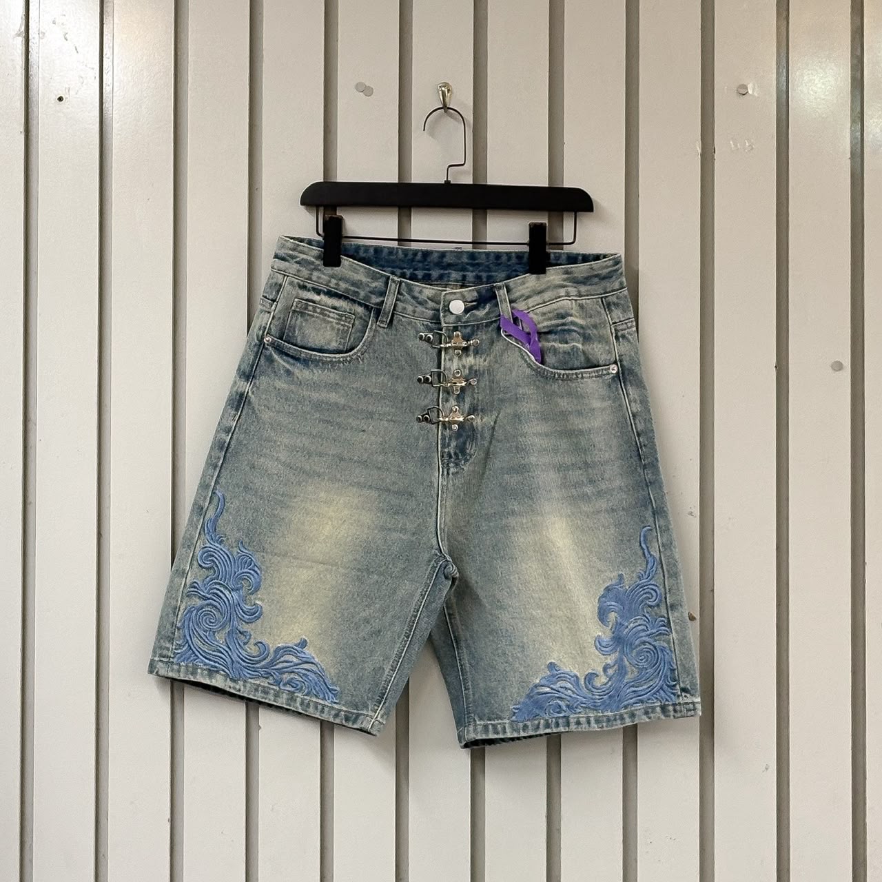 DENIM SHORTS