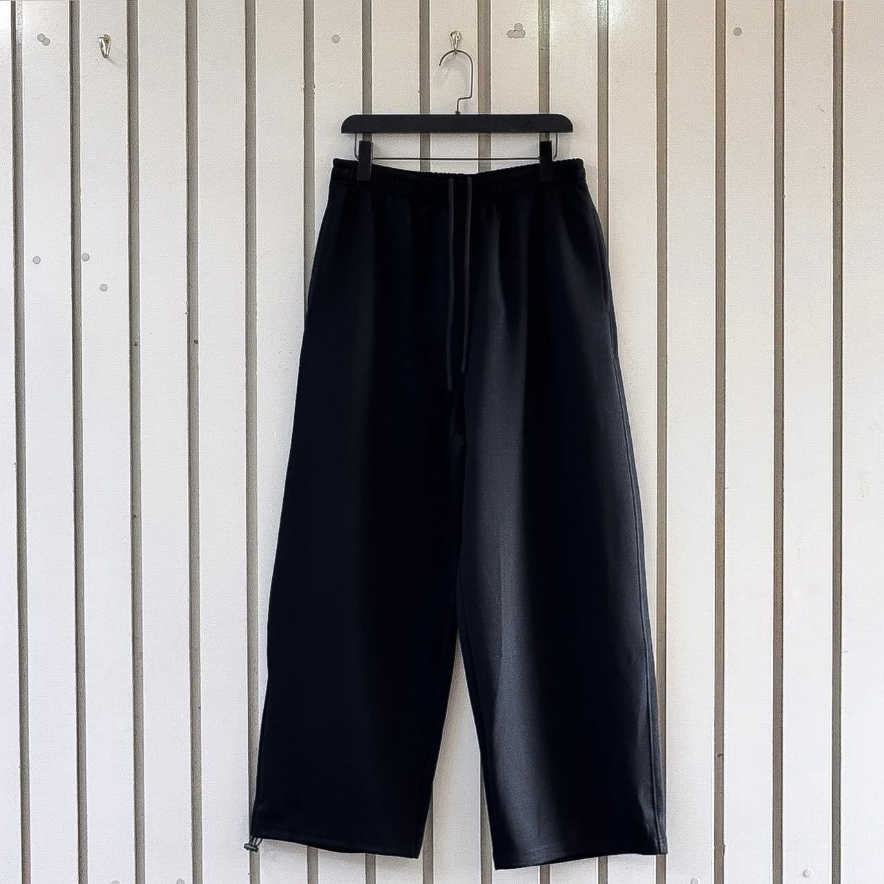HQ PLAIN JOGGERS
