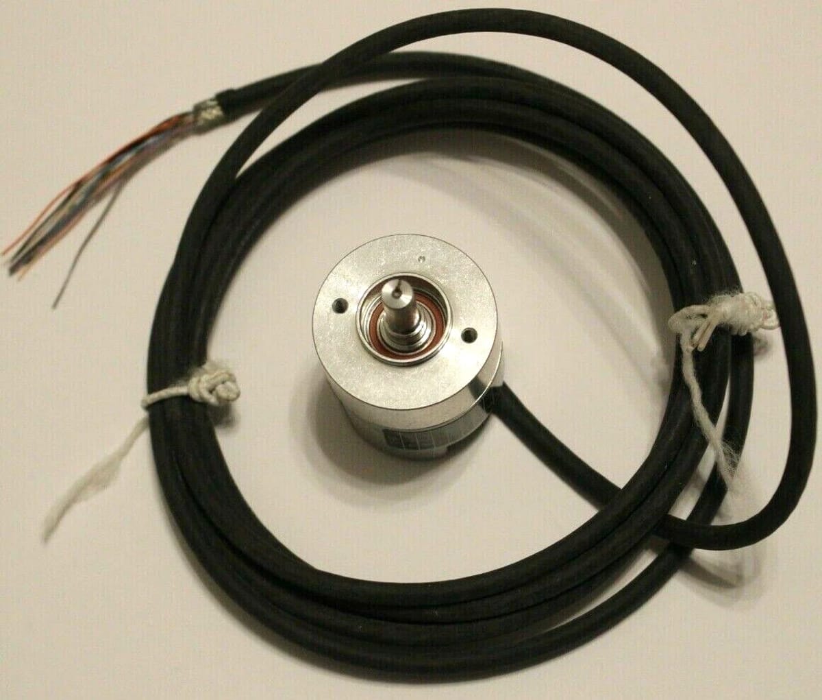 1x IFM RB 6029 Incremental encoder with solid shaft RB-1000-I24/L2 - Image 2