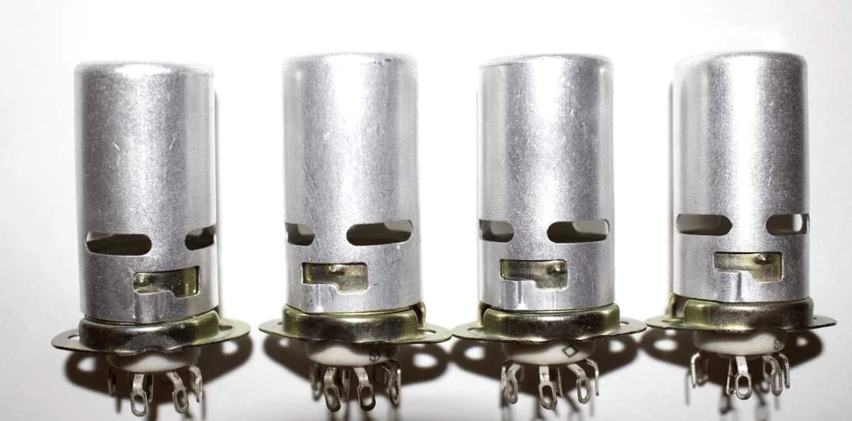 8x Ceramic Sockets 6J1P 6J2P EF95 6F32 6AK Alluminium Shield = PL7-2KE-46 7pin