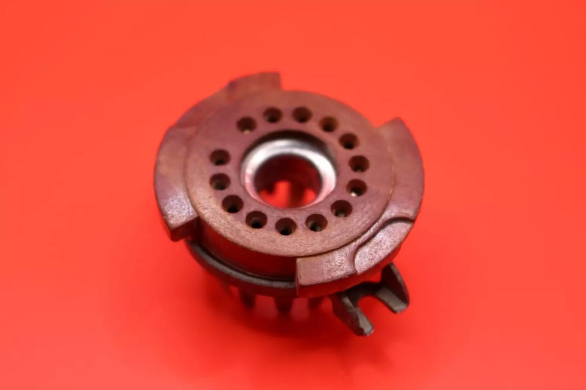1X Carbolite Socket ~ PL31-P for IN-18 IN-4 IN-7 FEU-85 3LO1I 5LO2I 6LO1