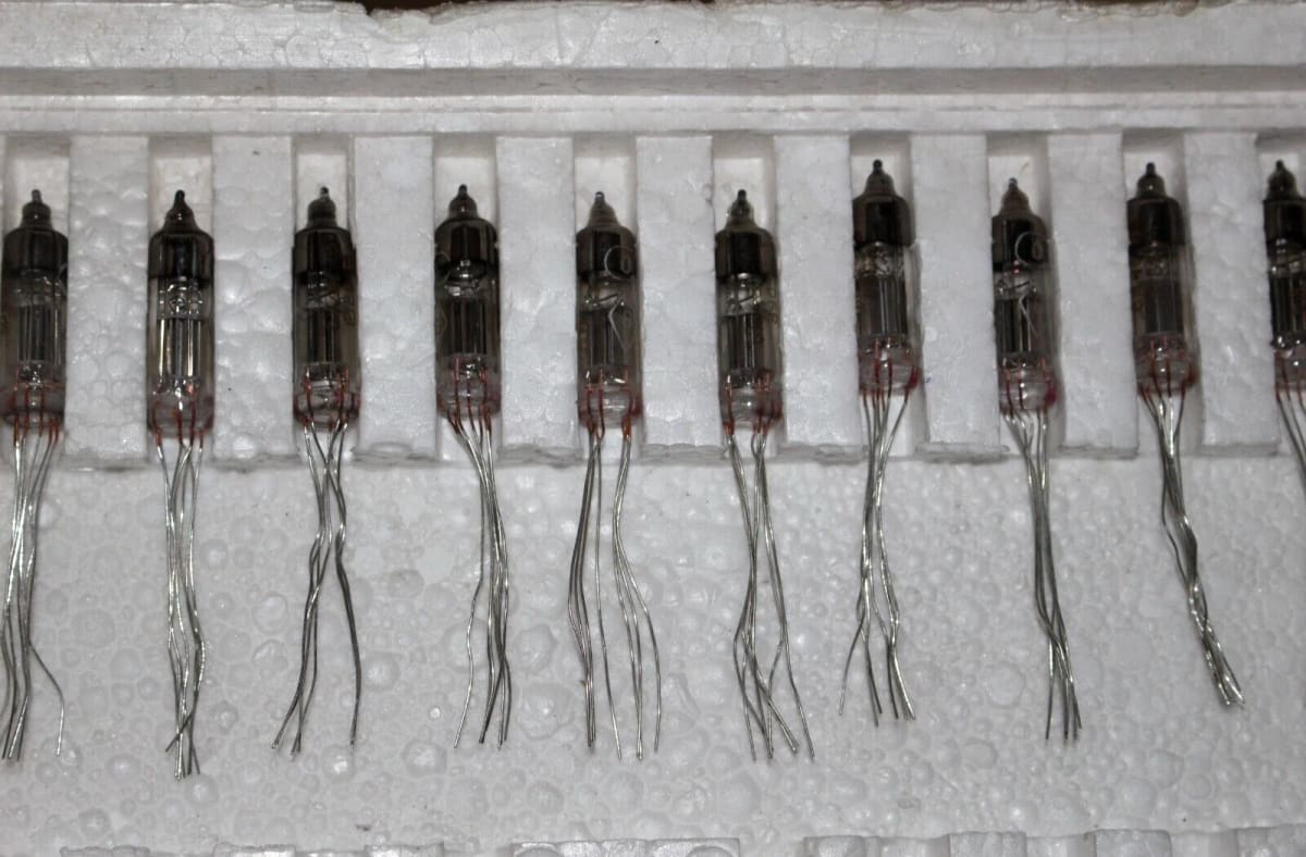 10x NOS 6J46B-V / 6ZH46B-V Miniature HF Pentode Tubes / OTK / Same date - Image 3