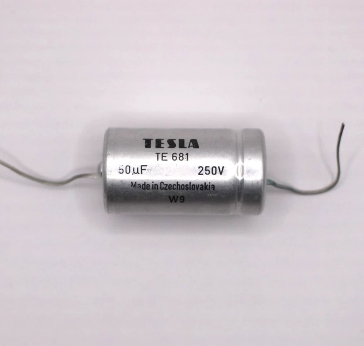 2x NOS Tesla TE 681 50uF 250V Electrolytic Capacitors TE681 / 2pcs in one lot