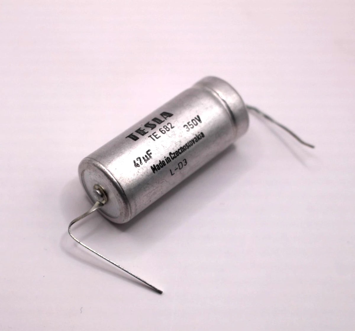 1x NOS Tesla TE 682 47uF 350V Electrolytic Capacitors TE682 / 1pc in one lot