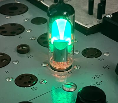 1X NOS 6E1P / EM80 / 6BR5 NOS / Tested Indicator Tubes / Reflector