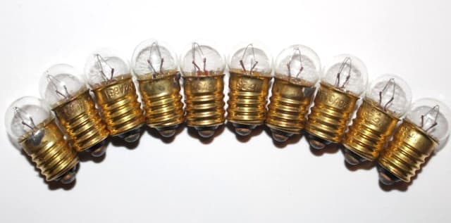 50x LAMPS BRASS USSR / CHRISTMASS LIGHTS MN 26 V 0,12A E 10/13 50pcs in one lot - Image 3