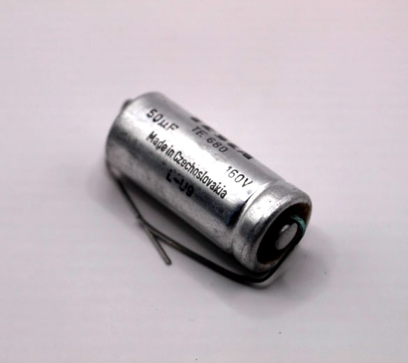 1x NOS Tesla TE 680 50uF 160V Electrolytic Capacitors TE680 / 1pc in one lot - Image 2