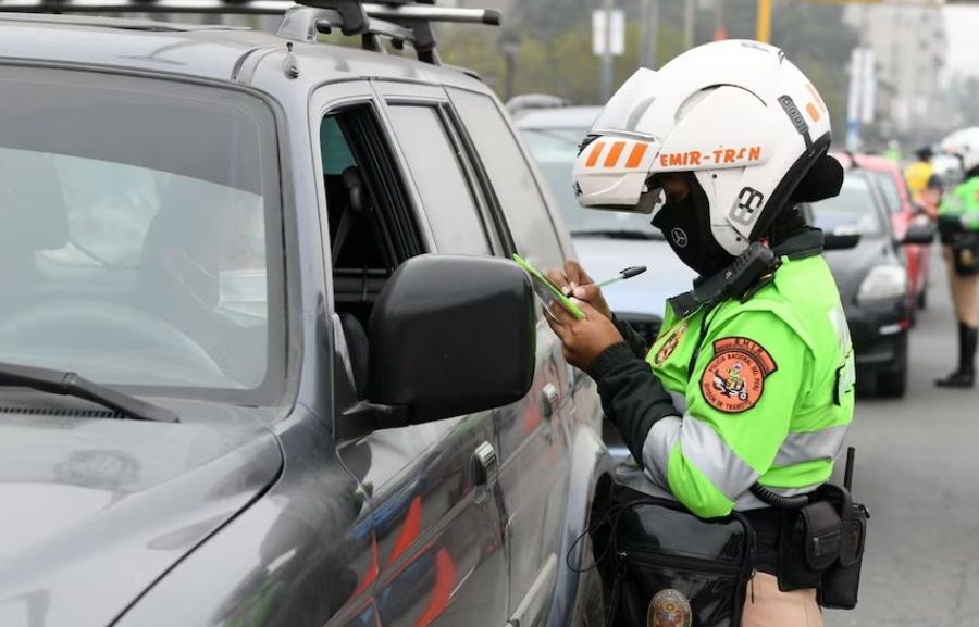 El error que te puede costar caro: Revisa las multas del SAT antes de comprar un auto usado