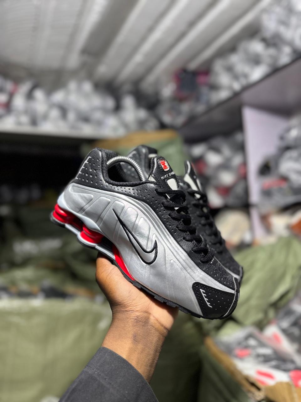 Nike Shox R4 sneaker