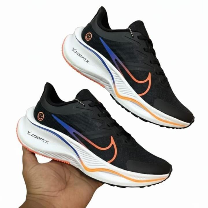 Nike ZoomX Vomero 16