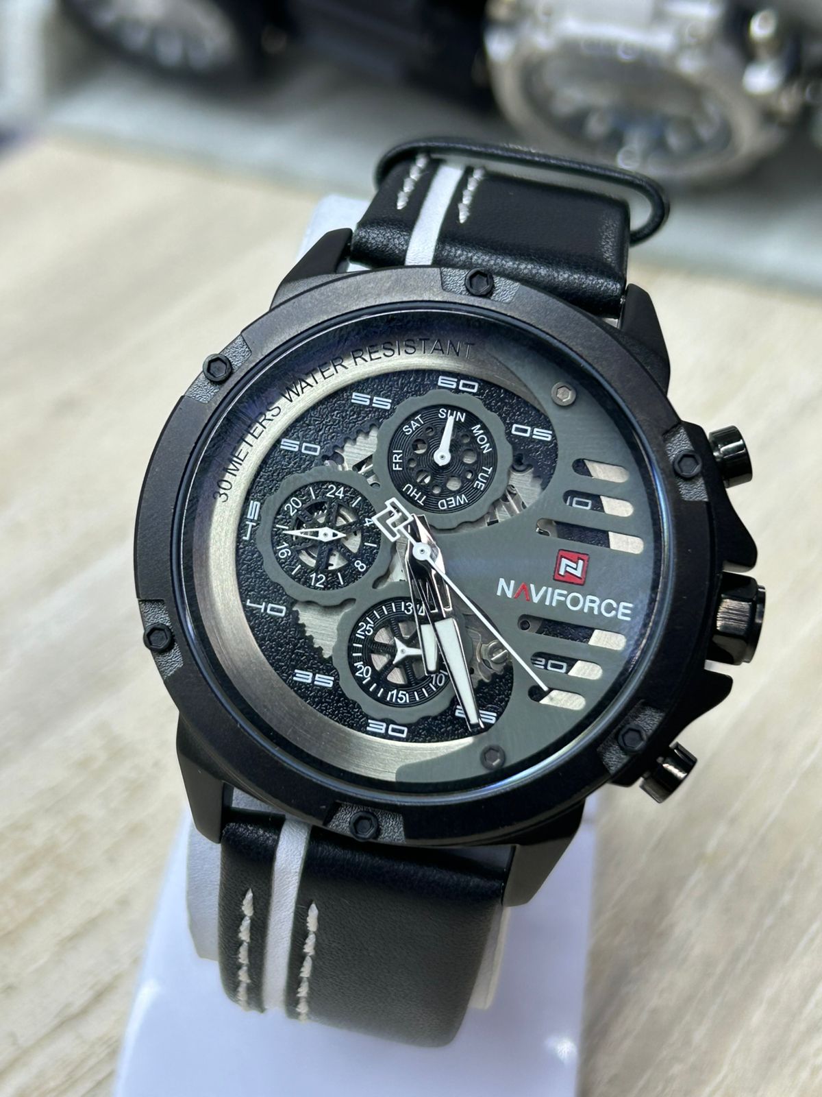 NNAVIFORCE 9110 Multi-Function Men's Watch – Luminous Hands & Date Display