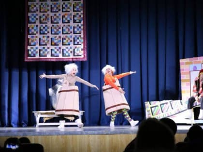 В Доме культуры имени Лепсе детям из малообеспеченных и многодетных семей&nbsp;показали новогоднее представление